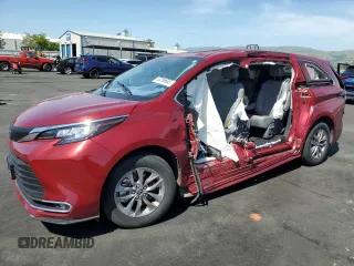 2021 Toyota Sienna XLE z VIN 5TDYSKFC8MS010935, wystawiony jako Copart lot #53286645 z przebiegiem Nie podano mil oraz Szkoda całkowita • Salvage title. Historia ofert i sprzedaży dostępna na DreamBid. Obrazek 1.