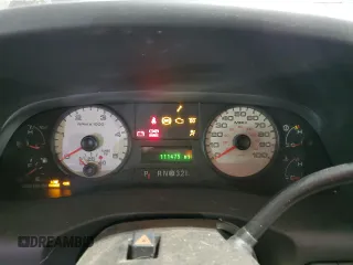 2005 Ford F-350 XL z VIN 1FTWW31P05EC99103, wystawiony jako Copart lot #61751405 z przebiegiem 111 475 mil mil oraz Czysty tytuł • Clean title. Historia ofert i sprzedaży dostępna na DreamBid. Obrazek 9.