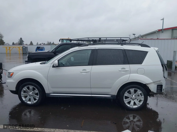 2011 Mitsubishi Outlander SE with VIN JA4AS3AW3BU019148, listed as a IAAI auction lot 41851004 with 88,989 mi miles. Bid and sale history available at carsss.com. Image 15.