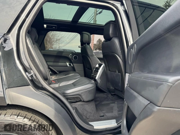 2018 Land Rover Range Rover Sport HSE with VIN SALWR2RV7JA199367, listed as a Copart auction lot 54084925 with 133,299 mi miles and Clean Title. Bid and sale history available at carsss.com. Image 6.