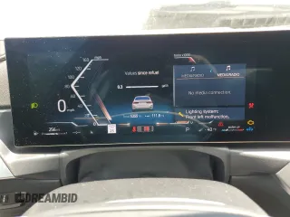 2024 BMW 3 Series 330i z VIN 3MW69FF07R8E63764, wystawiony jako Copart lot #57039575 z przebiegiem 5 355 mil mil oraz Szkoda całkowita • Salvage title. Historia ofert i sprzedaży dostępna na DreamBid. Obrazek 9.