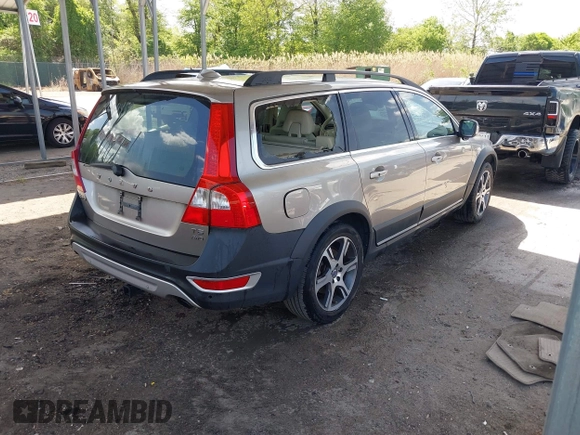2012 Volvo XC70 T6 z VIN YV4902BZ1C1143307, wystawiony jako IAAI lot #42140146 z przebiegiem 173 106 mil mil oraz . Historia ofert i sprzedaży dostępna na DreamBid. Obrazek 4.