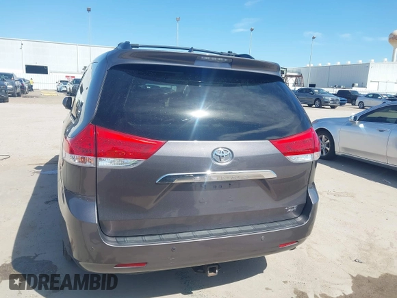 2011 Toyota Sienna XLE with VIN 5TDDK3DC7BS003186, listed as a IAAI auction lot 41701839 with 165,878 mi miles. Bid and sale history available at carsss.com. Image 16.