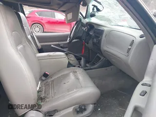 1999 Ford Explorer z VIN 1FMZU24E7XUA94325, wystawiony jako IAAI lot #41440741 z przebiegiem 99 926 mil mil oraz . Historia ofert i sprzedaży dostępna na DreamBid. Obrazek 5.