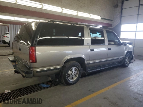 1999 Chevrolet Suburban with VIN 1GNEC16R8XJ543701, listed as a Copart auction lot 84322714 with 211,491 mi miles and Salvage Title. Bid and sale history available at carsss.com. Image 3.