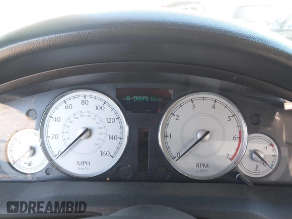 2005 Chrysler 300 with VIN 2C3AA63H75H170384, listed as a IAAI auction lot 41812822 with 1 mi miles. Bid and sale history available at carsss.com. Image 7.