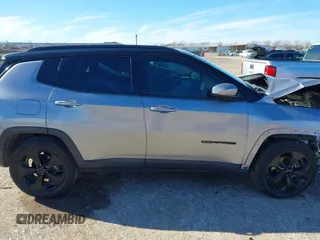 2018 Jeep Compass Latitude with VIN 3C4NJCBB6JT407702, listed as a IAAI auction lot 41204505 with 38,073 mi miles. Bid and sale history available at carsss.com. Image 13.