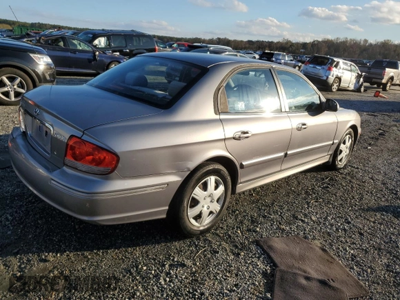 2005 Hyundai Sonata GL with VIN KMHWF25S55A113518, listed as a Copart auction lot 80076884 with 141,257 mi miles and Salvage Title. Bid and sale history available at carsss.com. Image 3.