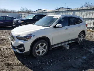 2021 BMW X1 xDrive28i z VIN WBXJG9C05M3M70872, wystawiony jako Copart lot #48366915 z przebiegiem 40 662 mil mil oraz Szkody całkowita. Historia ofert i sprzedaży dostępna na DreamBid. Obrazek 1.