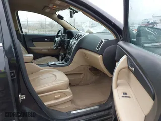 2012 GMC Acadia SLT1 with VIN 1GKKVRED7CJ354921, listed as a IAAI auction lot 42000180 with 197,547 mi miles. Bid and sale history available at carsss.com. Image 5.