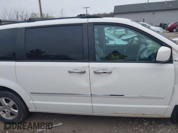 2008 Dodge Grand Caravan SXT with VIN 2D8HN54P88R706791, listed as a IAAI auction lot 42019935 with 222,835 mi miles and . Bid and sale history available at DreamBid. Image 14.