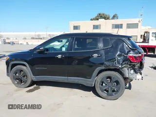 2018 Jeep Compass Latitude with VIN 3C4NJCBB3JT501939, listed as a IAAI auction lot 41670306 with 93,767 mi miles. Bid and sale history available at carsss.com. Image 15.