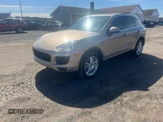 2018 Porsche Cayenne z VIN WP1AA2A26JKA00392, wystawiony jako Copart lot #49211235 z przebiegiem 87 588 mil mil oraz Tytuł czysty. Historia ofert i sprzedaży dostępna na DreamBid. Obrazek 1.