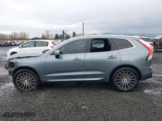 2018 Volvo XC60 Momentum with VIN YV4A22RK3J1093832, listed as a IAAI auction lot 40917553 with 115,056 mi miles. Bid and sale history available at carsss.com. Image 15.