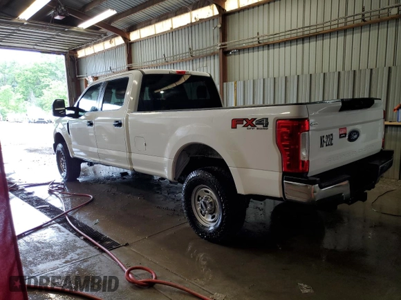 2019 Ford F-250 XL with VIN 1FT7W2B61KEC61976, listed as a Copart auction lot 61157875 with 162,141 mi miles and Clean title. Bid and sale history available at DreamBid. Image 2.