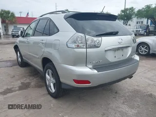 2004 Lexus RX 330 with VIN JTJHA31U640033199, listed as a IAAI auction lot 41990408 with 199,160 mi miles and . Bid and sale history available at DreamBid. Image 3.
