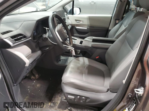 2021 Toyota Sienna XLE с VIN 5TDYSKFC8MS012409, выставлен на аукционе Copart как лот 57870055 с пробегом 82 107 миль миль и Списание • Salvage title. История ставок и продаж доступна на DreamBid. Изображение 7.