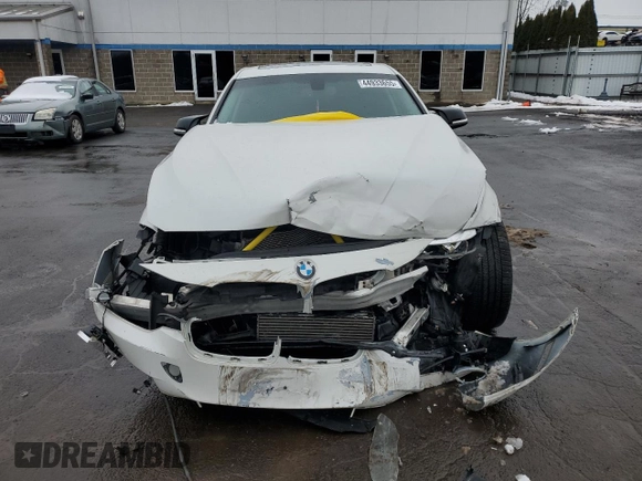 2013 BMW 3 Series 328i xDrive with VIN WBA3B5C5XDF593068, listed as a Copart auction lot 44933655 with 81,193 mi miles and Salvage Title. Bid and sale history available at carsss.com. Image 5.
