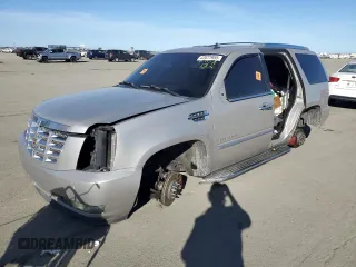 2007 Cadillac Escalade z VIN 1GYFK63847R317806, wystawiony jako Copart lot #47077955 z przebiegiem Nie podano mil oraz Szkody całkowita. Historia ofert i sprzedaży dostępna na DreamBid. Obrazek 1.