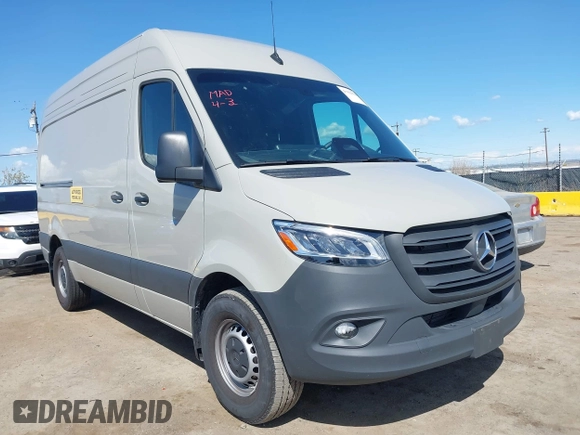 2025 Mercedes-Benz Sprinter Cargo with VIN W1Y4KBHY9ST205086, listed as a IAAI auction lot 41922358 with 5,590 mi miles and . Bid and sale history available at carsss.com. Image 1.