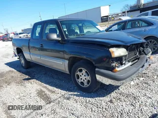 2004 Chevrolet Silverado 1500 LS with VIN 1GCEC19V64Z228099, listed as a IAAI auction lot 41617596 with 245,527 mi miles. Bid and sale history available at carsss.com. Image 1.