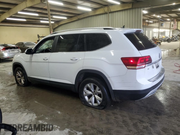 2018 Volkswagen Atlas SE with VIN 1V2CP2CA4JC596141, listed as a Copart auction lot 52216345 with Not provided miles and Salvage title. Bid and sale history available at DreamBid. Image 2.