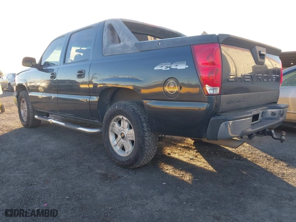2005 Chevrolet Avalanche Z71 with VIN 3GNEK12Z65G207469, listed as a IAAI auction lot 41210152 with 297,282 mi miles. Bid and sale history available at carsss.com. Image 3.