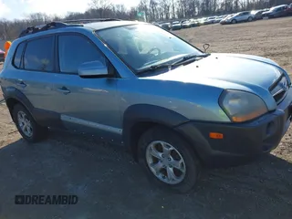 2009 Hyundai Tucson Limited with VIN KM8JN12D89U001846, listed as a IAAI auction lot 41684757 with 196,900 mi miles. Bid and sale history available at carsss.com. Image 1.