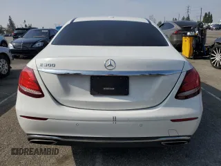 2017 Mercedes-Benz E 300 Luxury с VIN WDDZF4JBXHA069223, выставлен на аукционе Copart как лот 61022115 с пробегом 160 588 миль миль и Чистый • Clean title. История ставок и продаж доступна на DreamBid. Изображение 6.