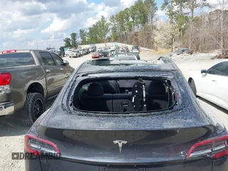 2025 Tesla Model Y Long Range with VIN 7SAYGDED3SA352138, listed as a IAAI auction lot 41760798 with 1,209 mi miles and . Bid and sale history available at DreamBid. Image 6.