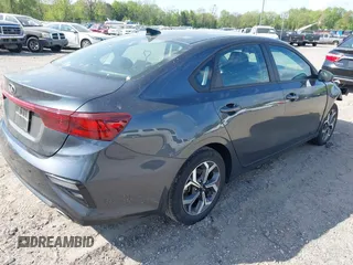 2021 Kia Forte LXS z VIN 3KPF24AD4ME326202, wystawiony jako IAAI lot #42160610 z przebiegiem 63 901 mil mil oraz . Historia ofert i sprzedaży dostępna na DreamBid. Obrazek 4.