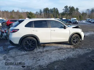 2024 Honda HR-V Sport with VIN 3CZRZ2H54RM709284, listed as a IAAI auction lot 41696138 with 23,790 mi miles. Bid and sale history available at carsss.com. Image 13.