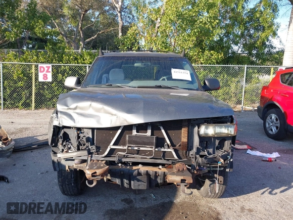 2001 Chevrolet Tahoe LS with VIN 1GNEC13T11R182692, listed as a IAAI auction lot 41511354 with 293,614 mi miles and . Bid and sale history available at DreamBid. Image 12.