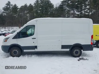 2016 Ford Transit Cargo z VIN 1FTYR2CM2GKA98918, wystawiony jako IAAI lot #41456987 z przebiegiem 51 290 mil mil oraz . Historia ofert i sprzedaży dostępna na DreamBid. Obrazek 14.