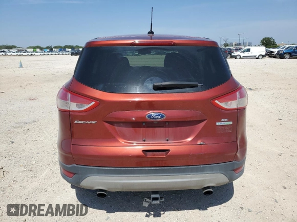 2016 Ford Escape SE z VIN 1FMCU0GX5GUC57593, wystawiony jako Copart lot #56365425 z przebiegiem 121 471 mil mil oraz Szkoda całkowita • Salvage title. Historia ofert i sprzedaży dostępna na DreamBid. Obrazek 6.