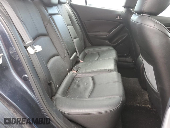2018 Mazda 3 Grand Touring z VIN 3MZBN1W38JM190398, wystawiony jako Copart lot #53164605 z przebiegiem 74 845 mil mil oraz Szkoda całkowita • Salvage title. Historia ofert i sprzedaży dostępna na DreamBid. Obrazek 10.