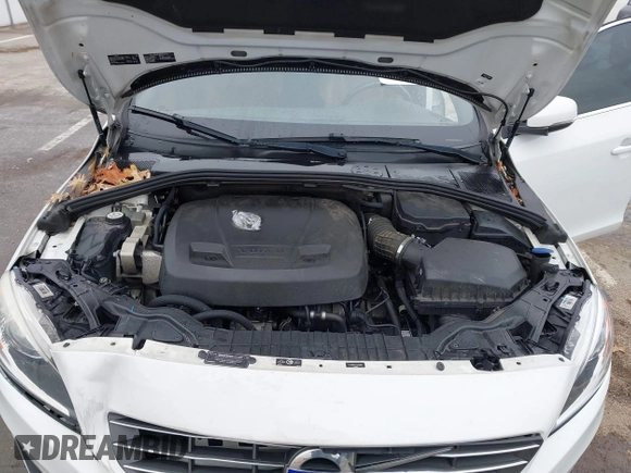 2015 Volvo S60 T6 Drive-E with VIN YV149MFK1F2366869, listed as a IAAI auction lot 41452923 with 98,005 mi miles. Bid and sale history available at carsss.com. Image 10.