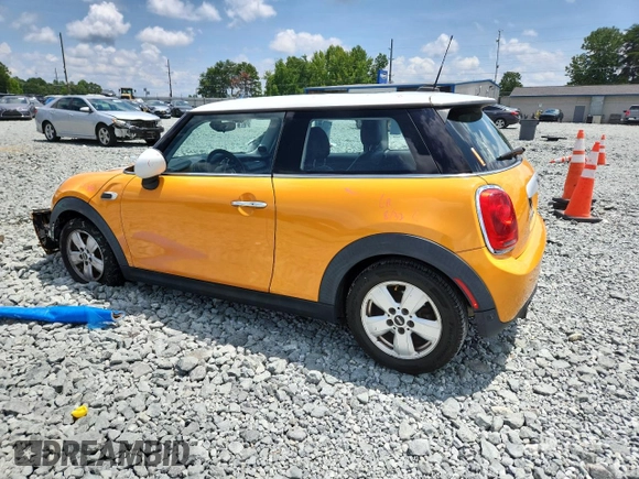 2015 MINI Hardtop z VIN WMWXM5C50F3A57281, wystawiony jako Copart lot #64920085 z przebiegiem 125 537 mil mil oraz Szkoda całkowita • Salvage title. Historia ofert i sprzedaży dostępna na DreamBid. Obrazek 2.