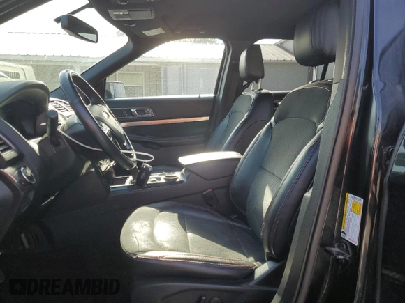 2019 Ford Explorer XLT z VIN 1FM5K7D85KGA44753, wystawiony jako Copart lot #54792275 z przebiegiem 140 033 mil mil oraz Szkoda całkowita • Salvage title. Historia ofert i sprzedaży dostępna na DreamBid. Obrazek 7.