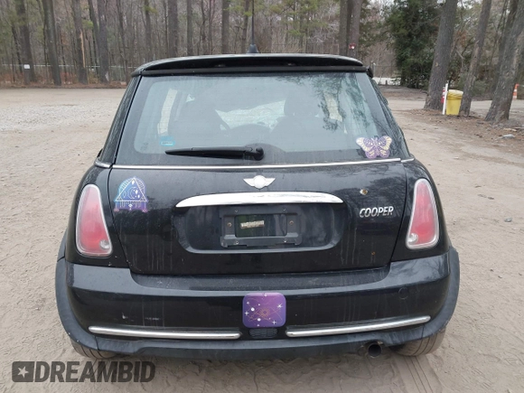2005 MINI Hardtop z VIN WMWRC33445TJ64482, wystawiony jako IAAI lot #41798048 z przebiegiem 115 656 mil mil oraz . Historia ofert i sprzedaży dostępna na DreamBid. Obrazek 17.