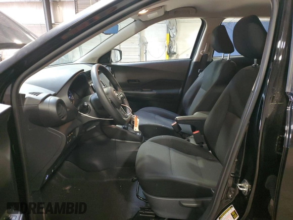 2023 Nissan Kicks S z VIN 3N1CP5BV5PL548428, wystawiony jako Copart lot #54229605 z przebiegiem 10 602 mil mil oraz Czysty tytuł • Clean title. Historia ofert i sprzedaży dostępna na DreamBid. Obrazek 7.