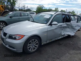 2006 BMW 3 Series 325xi with VIN WBAVT13596KW22889, listed as a IAAI auction lot 42343685 with 95,862 mi miles and . Bid and sale history available at DreamBid. Image 2.