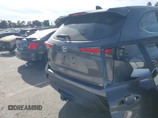 2022 Toyota Highlander LE with VIN 5TDZZRAH4NS096760, listed as a IAAI auction lot 41421802 with 28,379 mi miles and . Bid and sale history available at DreamBid. Image 12.