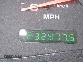 2003 Ford Excursion Special Serv z VIN 1FMNU40S23ED53961, wystawiony jako IAAI lot #42200815 z przebiegiem 232 477 mil mil oraz . Historia ofert i sprzedaży dostępna na DreamBid. Obrazek 7.