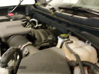 2024 Chevrolet Silverado 1500 LT Trail Boss z VIN 3GCUDFED5RG123564, wystawiony jako IAAI lot #42193775 z przebiegiem 26 302 mil mil oraz . Historia ofert i sprzedaży dostępna na DreamBid. Obrazek 19.