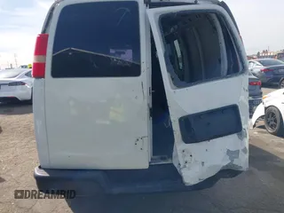 2007 GMC Savana Cargo with VIN 1GTGG25VX71150759, listed as a IAAI auction lot 41657033 with 237,546 mi miles. Bid and sale history available at carsss.com. Image 15.