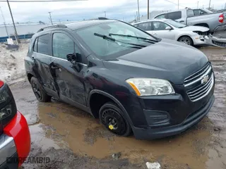 2015 Chevrolet Trax LT with VIN 3GNCJRSB9FL220883, listed as a IAAI auction lot 41695654 with 108,243 mi miles. Bid and sale history available at carsss.com. Image 1.