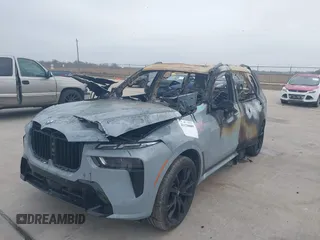 2024 BMW X7 xDrive40i z VIN 5UX23EM08R9W15958, wystawiony jako IAAI lot #41129800 z przebiegiem Nie podano mil oraz . Historia ofert i sprzedaży dostępna na DreamBid. Obrazek 6.