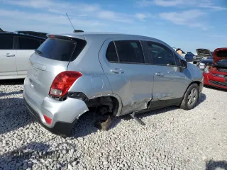 2020 Chevrolet Trax LS with VIN KL7CJKSB6LB327321, listed as a Copart auction lot 46635645 with 72,096 mi miles and Clean Title. Bid and sale history available at carsss.com. Image 3.