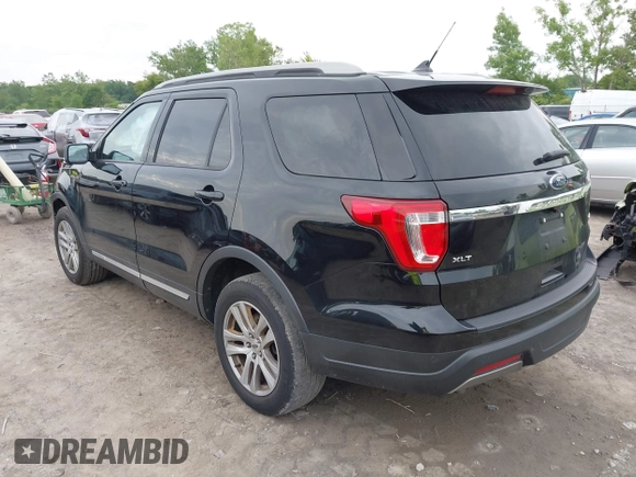 2019 Ford Explorer XLT с VIN 1FM5K8D88KGA86159, выставлен на аукционе IAAI как лот 42513369 с пробегом 52 614 миль миль и . История ставок и продаж доступна на DreamBid. Изображение 3.